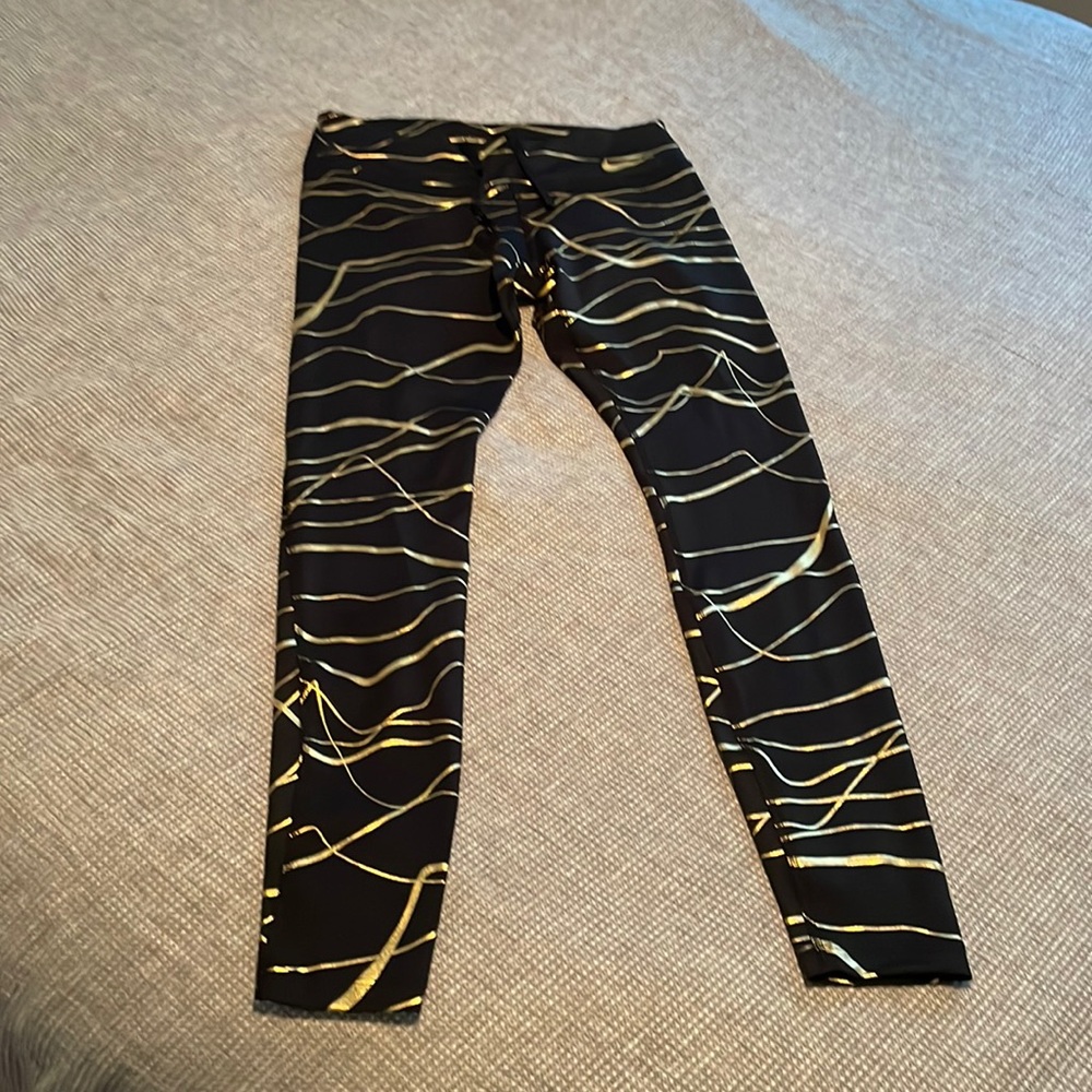 Never worn Nike leggings
